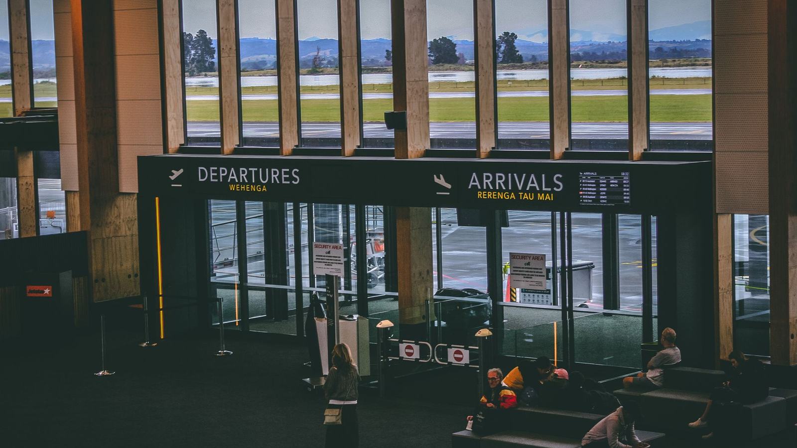 Airport Limo Service: How It Works, What It Costs From Major Airports, and How to Book It Right