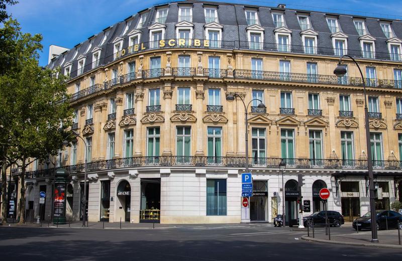Best Hotels in Paris: The Palaces, the Boutiques and the Arrondissements to Choose Between