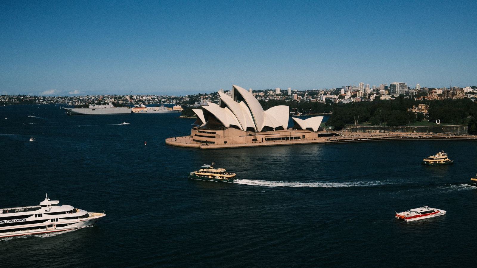 Best Time to Visit Australia: Opposite Seasons, Three Climate Zones and the Reef Calendar