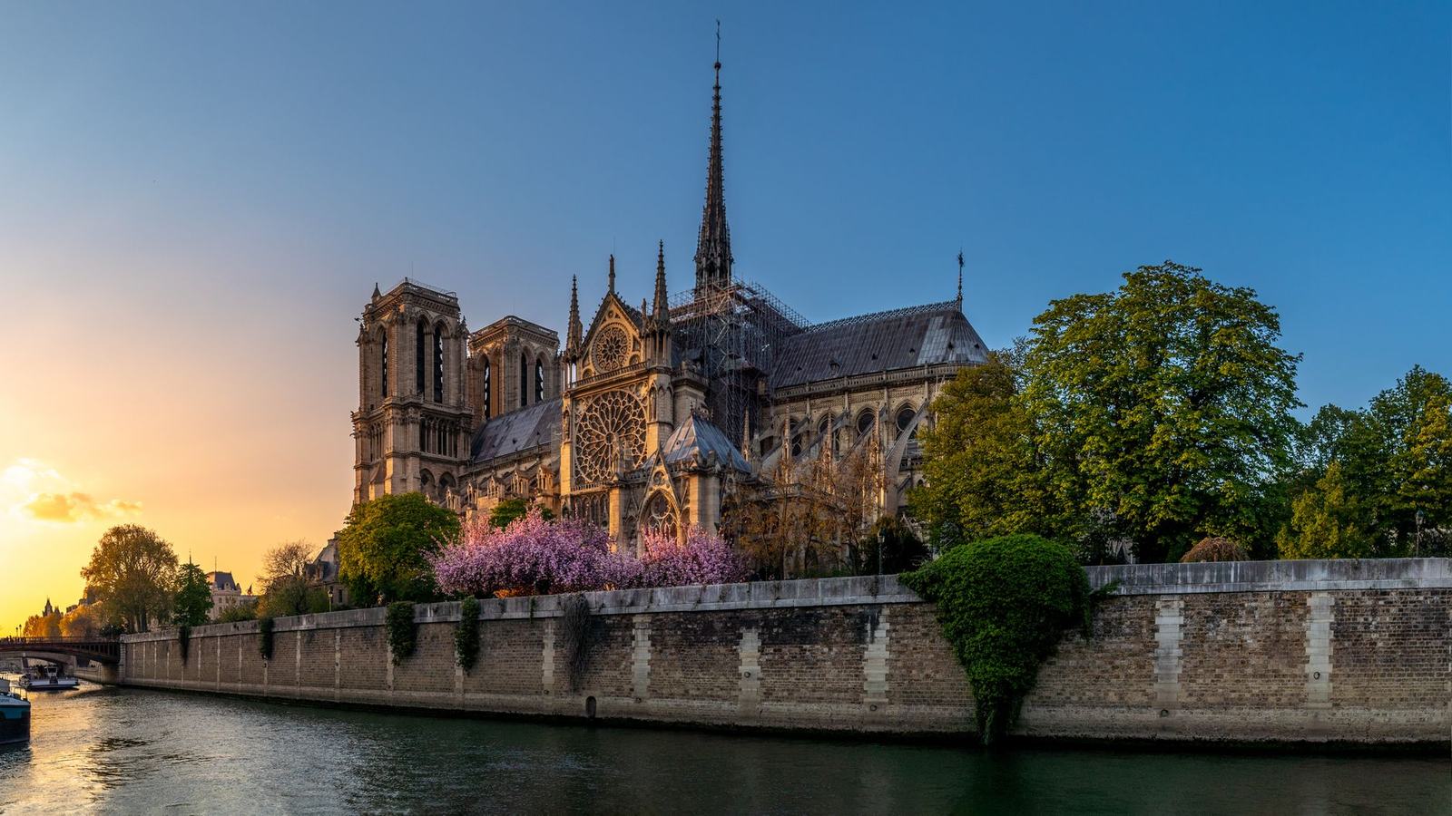 Best Time to Visit Paris: Spring and Early Autumn, With the August Exodus Explained