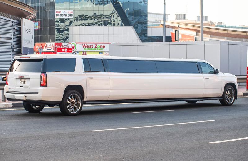 How Much Is a Limo? Hourly Rates, Airport Fares and Event Packages, With Real Numbers