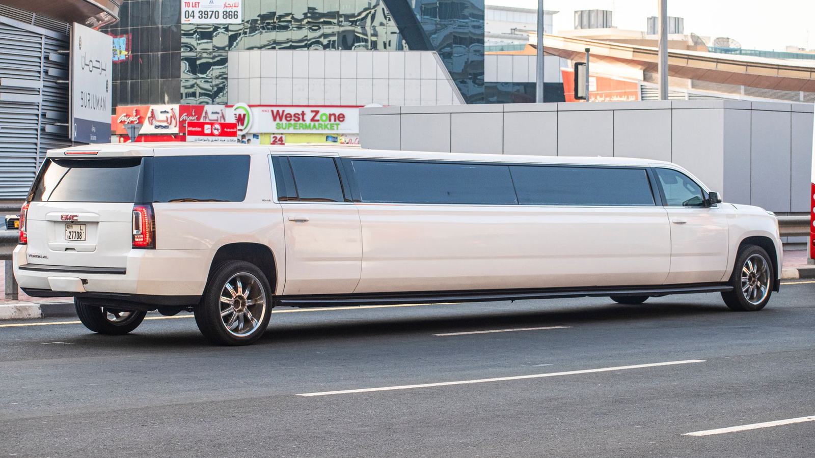 How Much Is a Limo? Hourly Rates, Airport Fares and Event Packages, With Real Numbers
