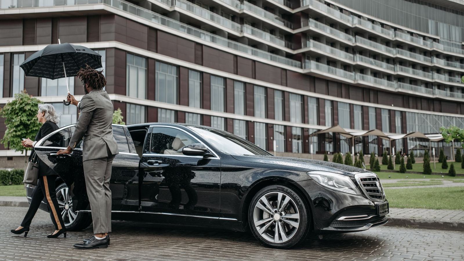 Luxury Car Service: What You Are Paying For, What It Costs, and How to Book One That Delivers