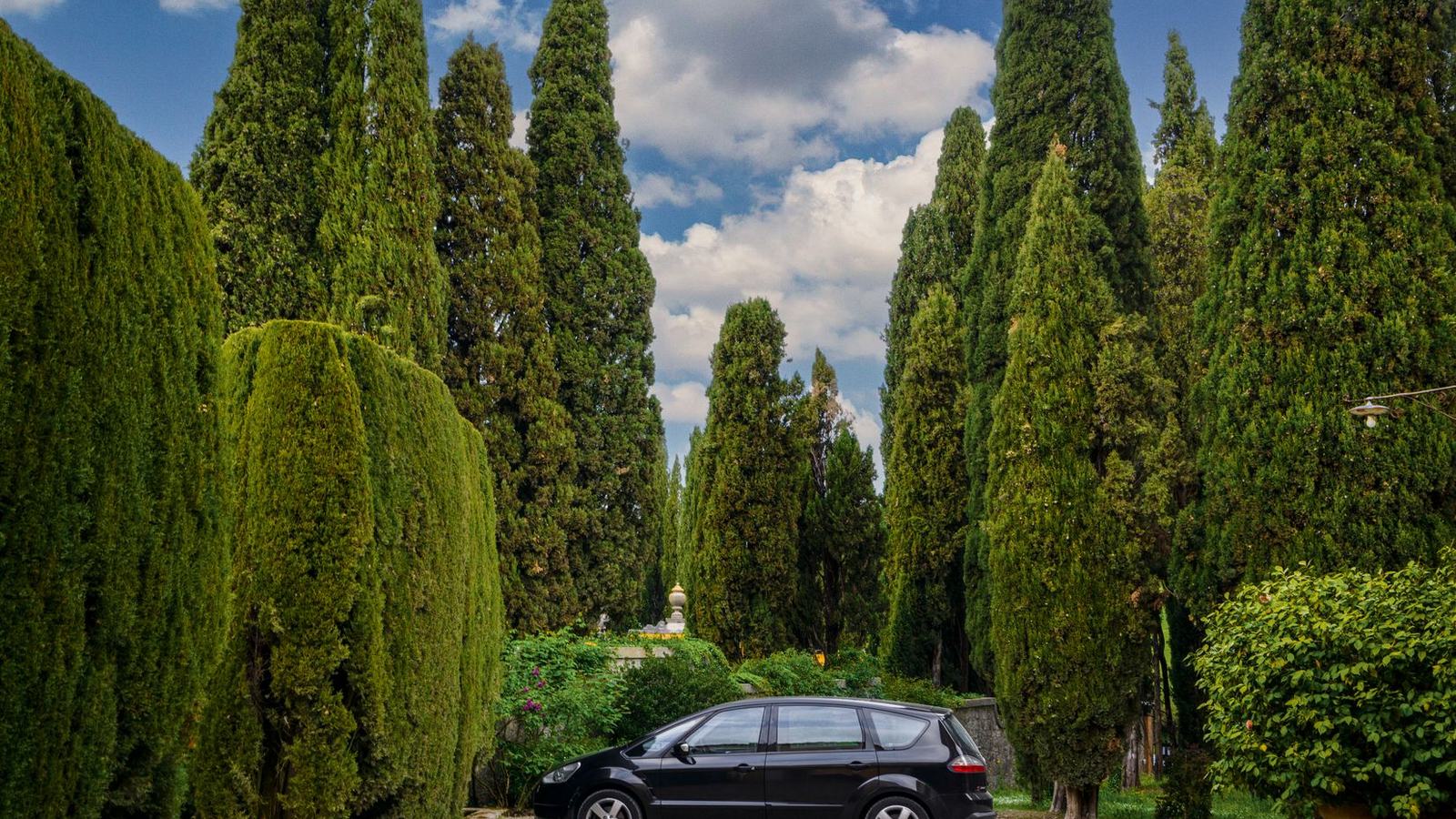 Renting a Car in Italy: ZTL Zones, the IDP, Insurance, Autostrada Tolls and Where a Car Actually Helps