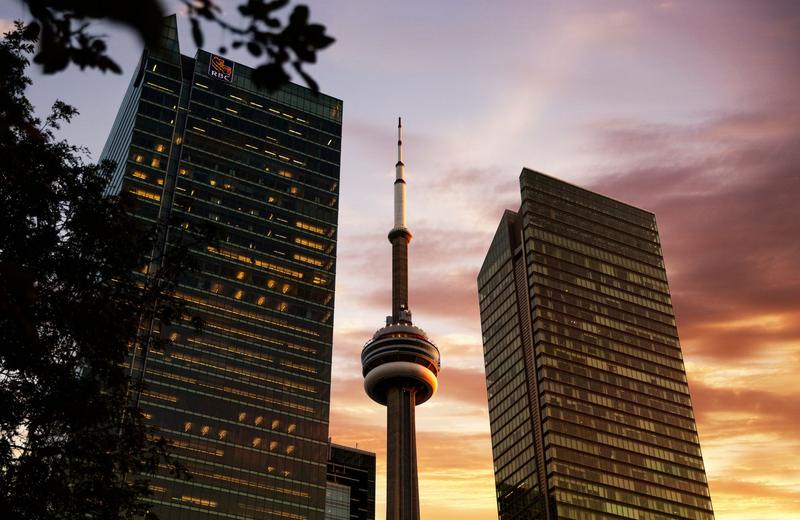 Things to Do in Toronto: The Tower, the Islands, the Neighbourhoods and Niagara