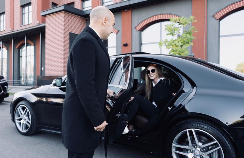 What Is a Chauffeur Service? The Definition, the Standard, the Types, and How It Differs From a Driver