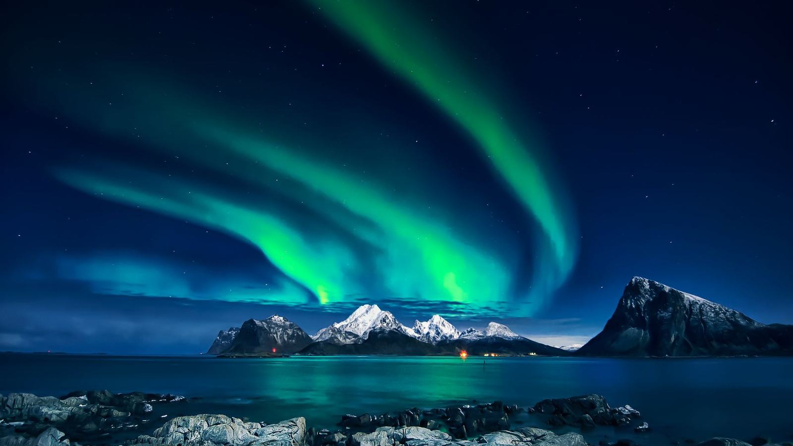The Northern Lights: Iceland or Norway, the Dark-Season Window and How to Give Yourself the Best Odds