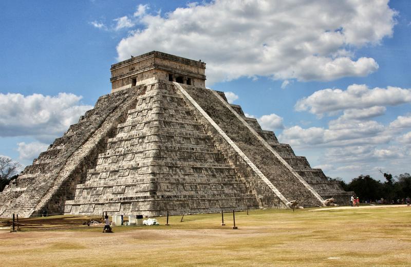 Chichén Itzá from Cancún: El Castillo, the Equinox Serpent and Beating the Coach Crowds