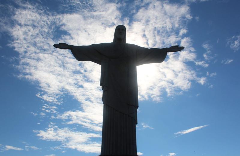 Christ the Redeemer, Rio de Janeiro: The Corcovado Train, the Vans and the Clear-Sky Rule