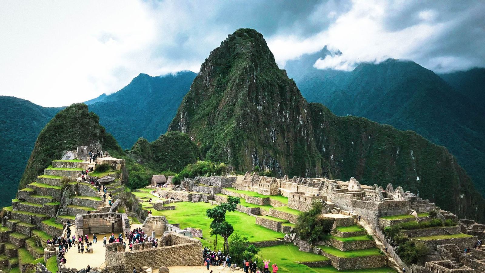 Machu Picchu, Peru: Circuits, the Train from Cusco, Huayna Picchu and the Altitude